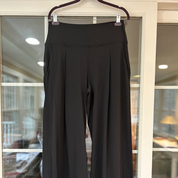 Lululemon Align Palazzo Pant Short Black Nulu High Rise Wide Leg Size 12 Yoga - Picture 3 of 16